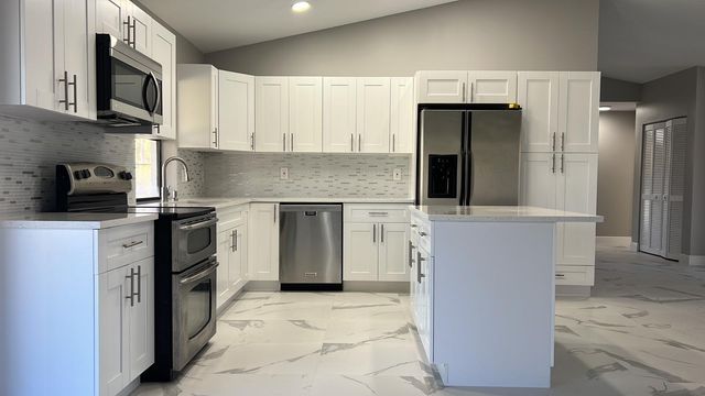 1289 Pinetta Circle, Wellington, FL 33414