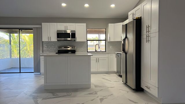 1289 Pinetta Circle, Wellington, FL 33414