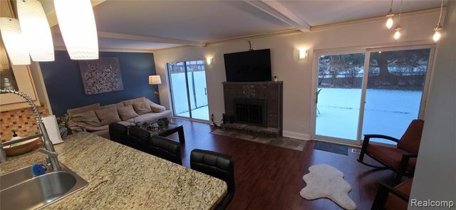 4832 Muriel Drive, Warren, MI 48092