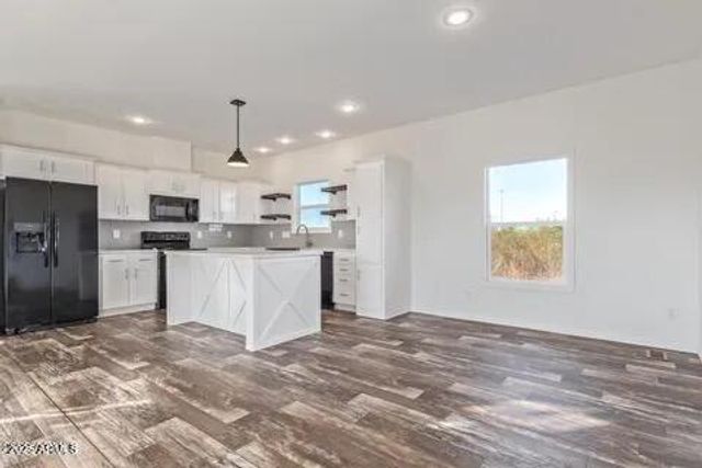 21376 W Mark Lane, Wittmann, AZ 85361