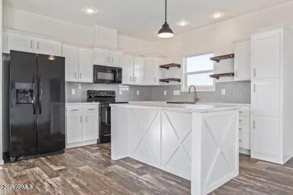 21376 W Mark Lane, Wittmann, AZ 85361