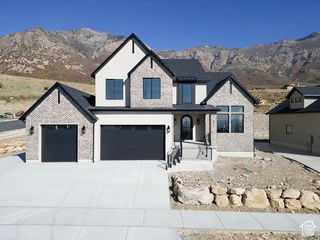 602 E MOUNTAIN RD #180, North Ogden, UT 84414