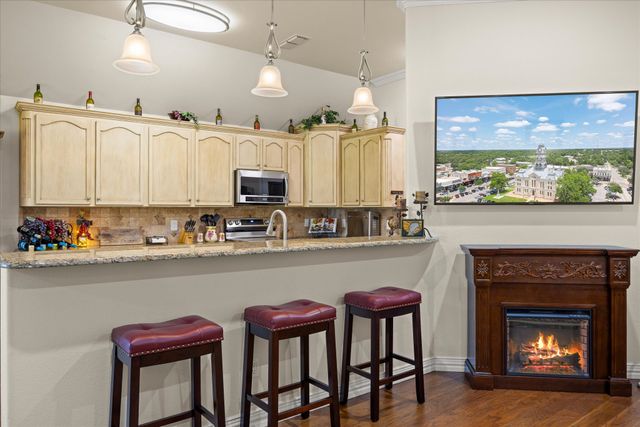 6921 Westover Drive, Granbury, TX 76049