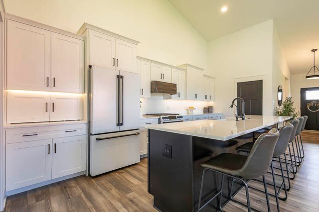 539 Scenic View Avenue, Valparaiso, IN 46385