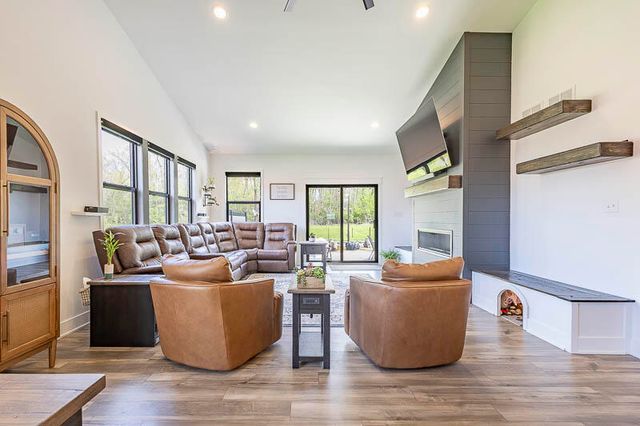 539 Scenic View Avenue, Valparaiso, IN 46385