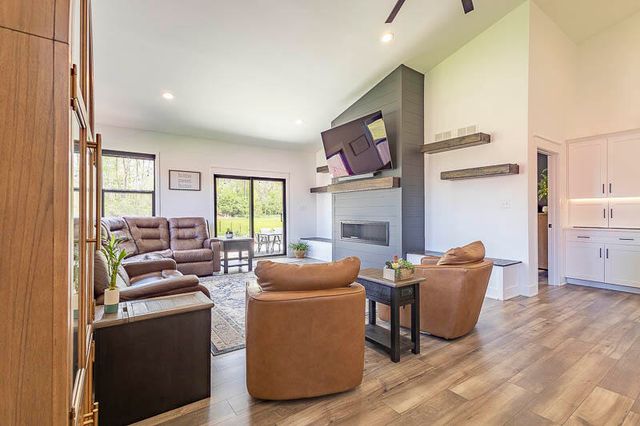 539 Scenic View Avenue, Valparaiso, IN 46385