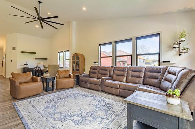 539 Scenic View Avenue, Valparaiso, IN 46385