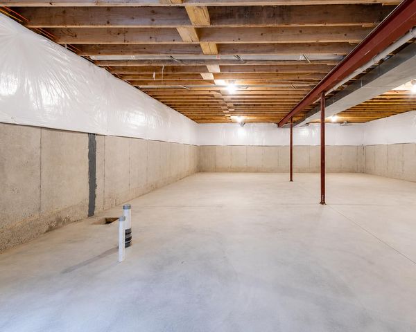 539 Scenic View Avenue, Valparaiso, IN 46385
