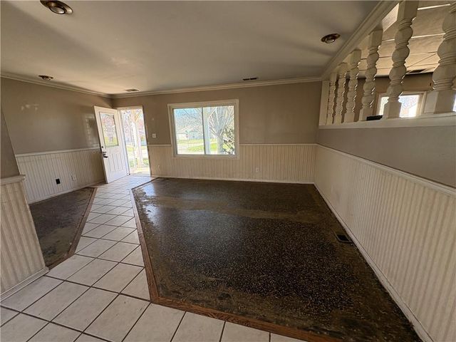 2305 Castle Lane, St Joseph, MO 64503