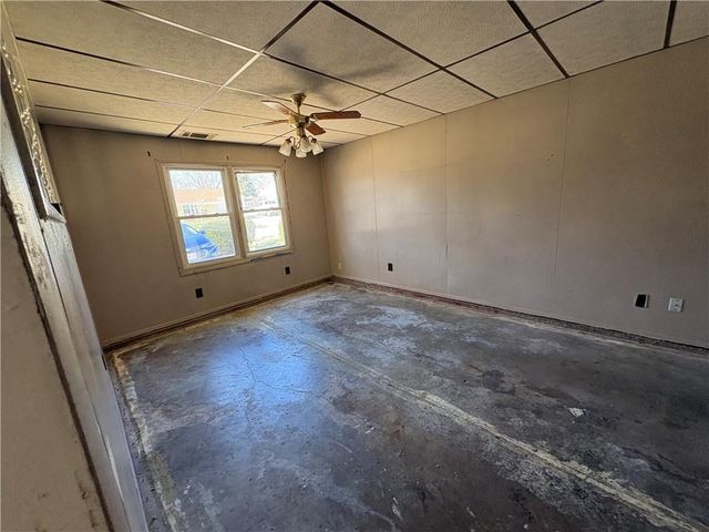 2305 Castle Lane, St Joseph, MO 64503