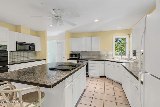 423 Lake Shore Drive, Sunset Beach, NC 28468