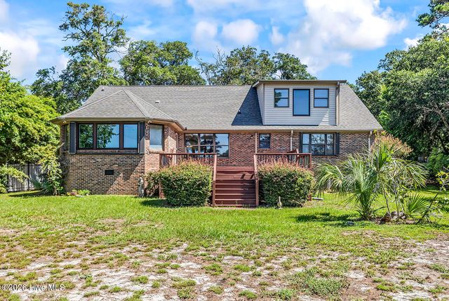 423 Lake Shore Drive, Sunset Beach, NC 28468