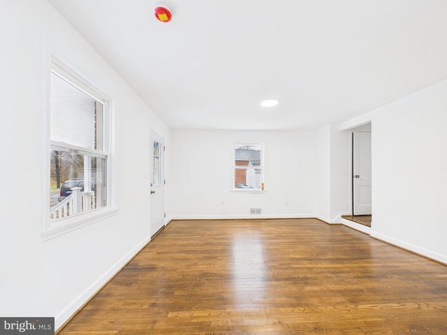 9723 NARRAGANSETT PKWY, College Park, MD 20740