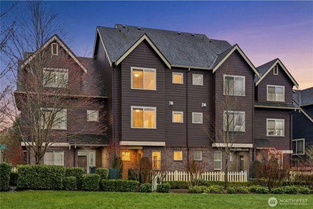 909 4th Avenue NE, Issaquah, WA 98029