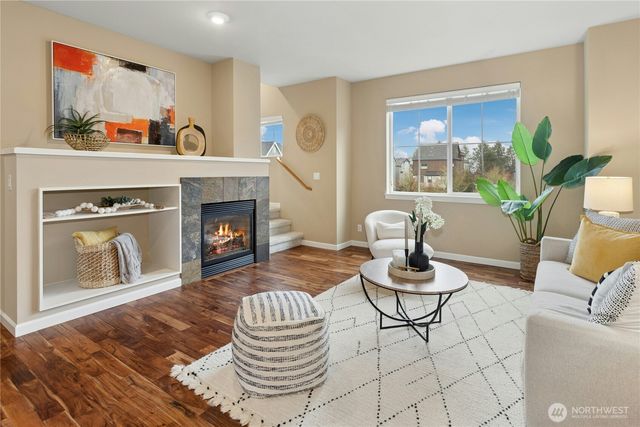 909 4th Avenue NE, Issaquah, WA 98029