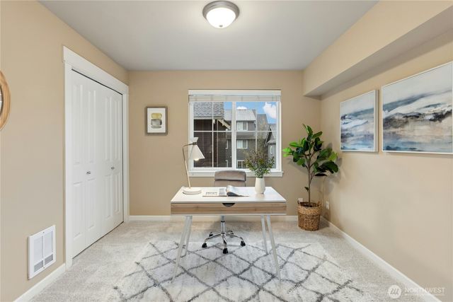 909 4th Avenue NE, Issaquah, WA 98029