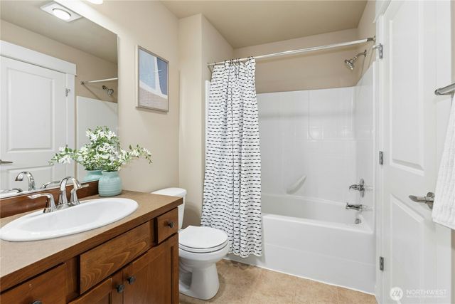 909 4th Avenue NE, Issaquah, WA 98029