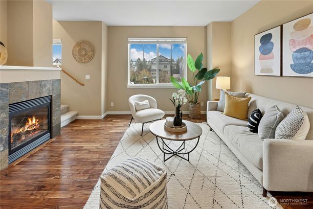 909 4th Avenue NE, Issaquah, WA 98029