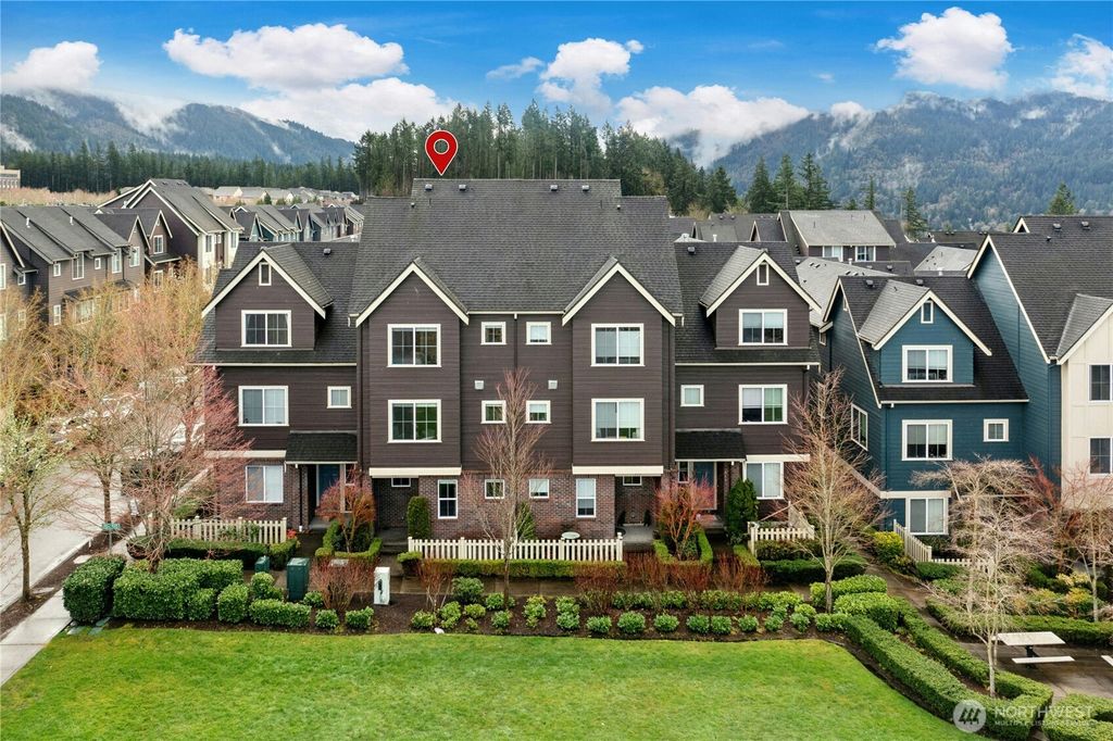 909 4th Avenue NE, Issaquah, WA 98029