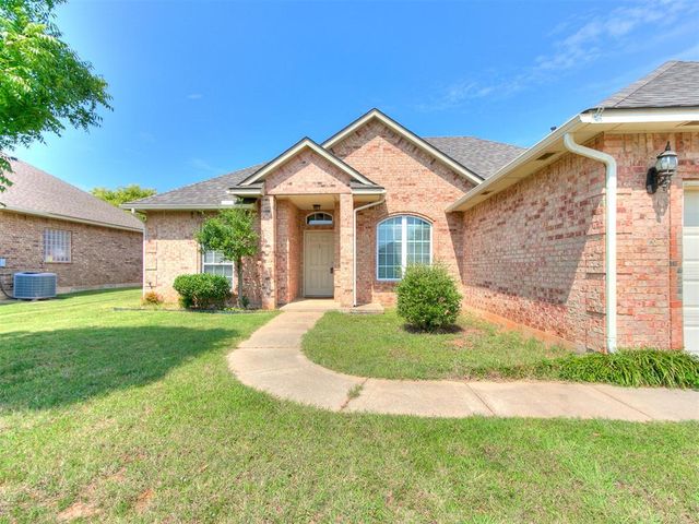 929 NE 28th Street, Moore, OK 73160