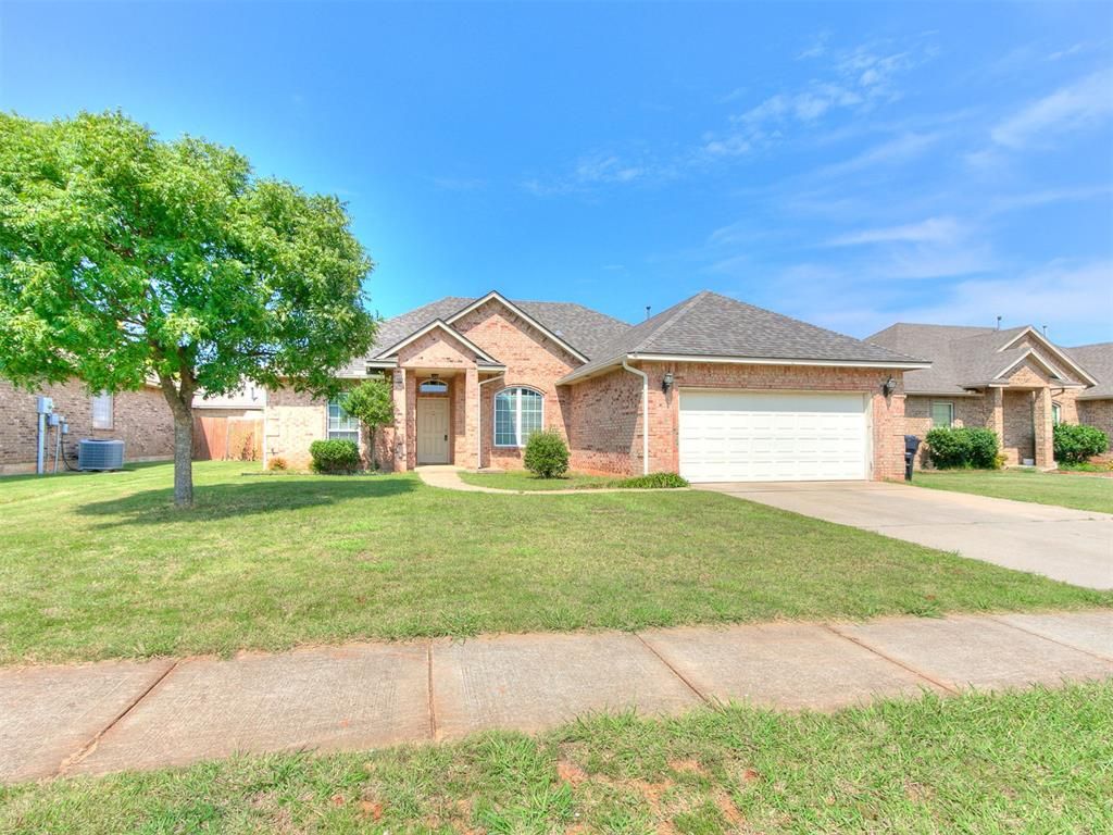 929 NE 28th Street, Moore, OK 73160
