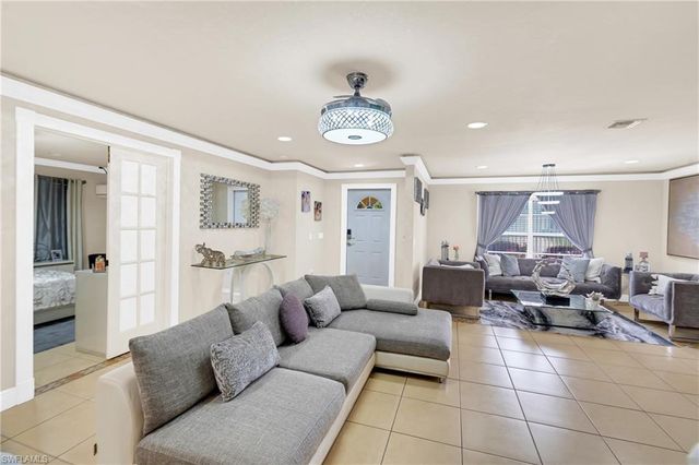 4587 25th CT SW, Naples, FL 34116
