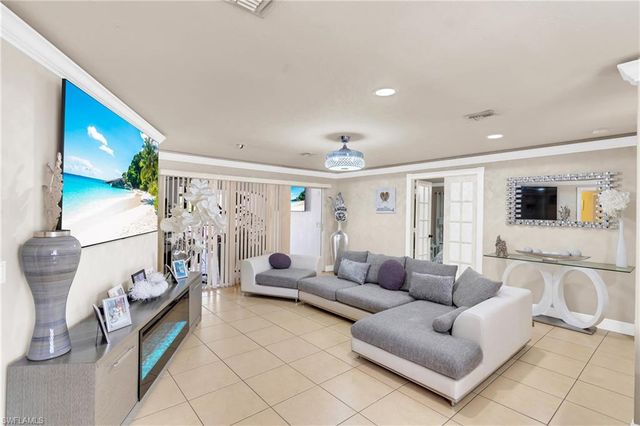 4587 25th CT SW, Naples, FL 34116