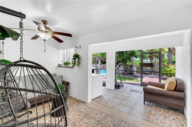 4587 25th CT SW, Naples, FL 34116