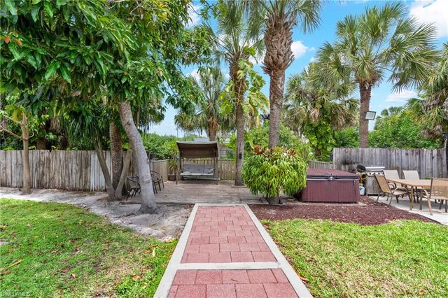 4587 25th CT SW, Naples, FL 34116