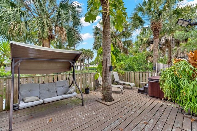 4587 25th CT SW, Naples, FL 34116