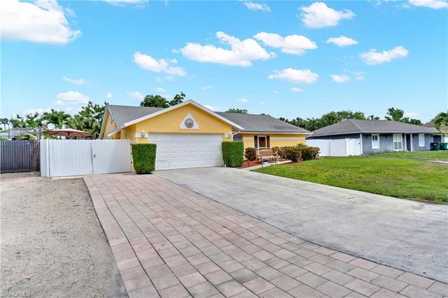 4587 25th CT SW, Naples, FL 34116