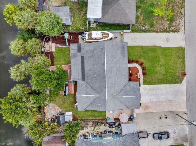 4587 25th CT SW, Naples, FL 34116