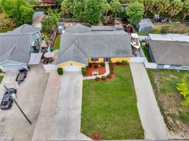 4587 25th CT SW, Naples, FL 34116