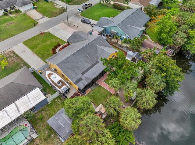 4587 25th CT SW, Naples, FL 34116