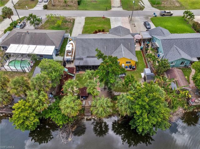 4587 25th CT SW, Naples, FL 34116