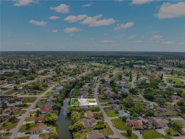 4587 25th CT SW, Naples, FL 34116
