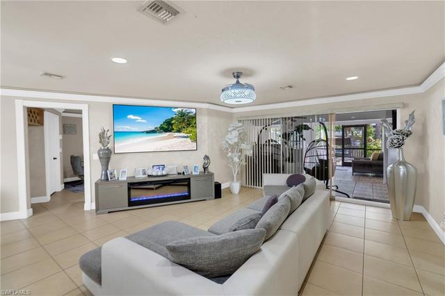 4587 25th CT SW, Naples, FL 34116