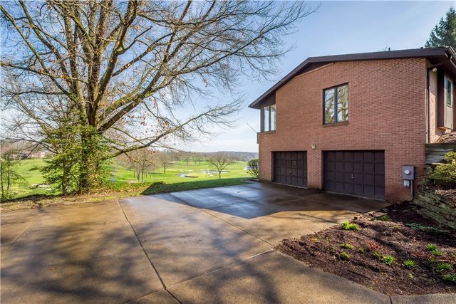 1679 Hastings Mill, Upper St Clair, PA 15241