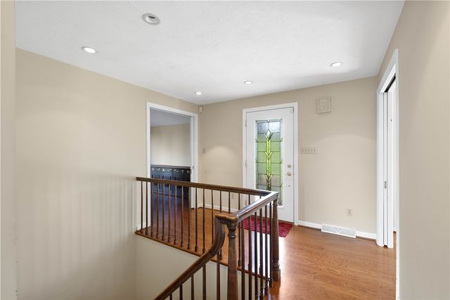 1679 Hastings Mill, Upper St Clair, PA 15241