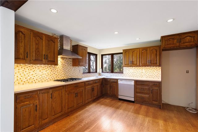 1679 Hastings Mill, Upper St Clair, PA 15241