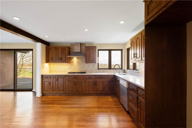 1679 Hastings Mill, Upper St Clair, PA 15241