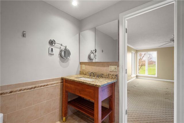 1679 Hastings Mill, Upper St Clair, PA 15241