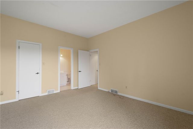 1679 Hastings Mill, Upper St Clair, PA 15241