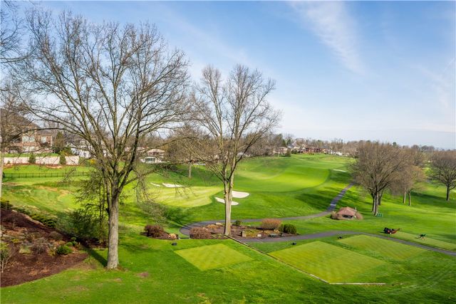 1679 Hastings Mill, Upper St Clair, PA 15241