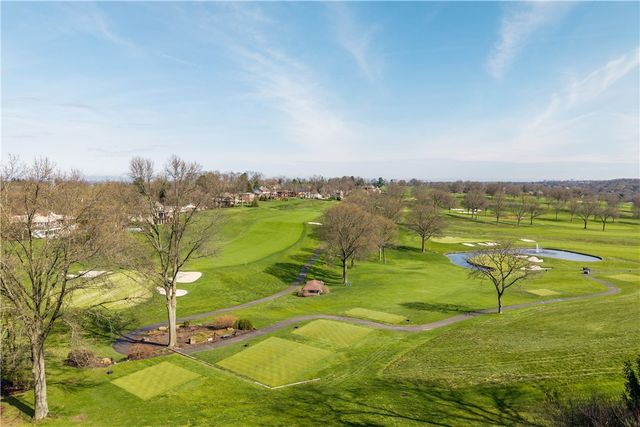 1679 Hastings Mill, Upper St Clair, PA 15241