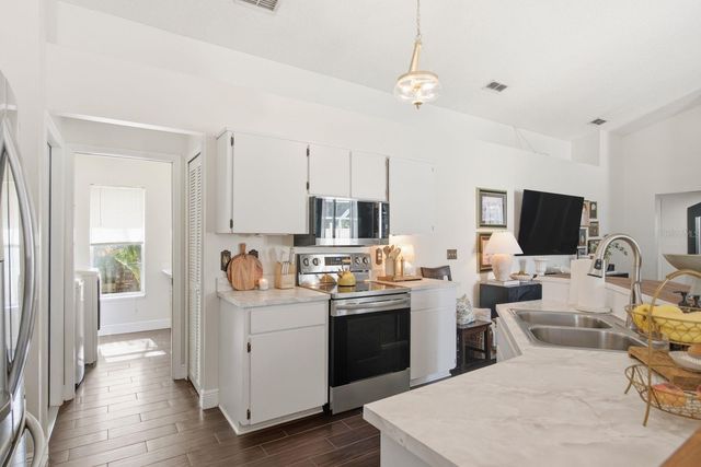 970 VALLEY VIEW CIRCLE, Palm Harbor, FL 34684