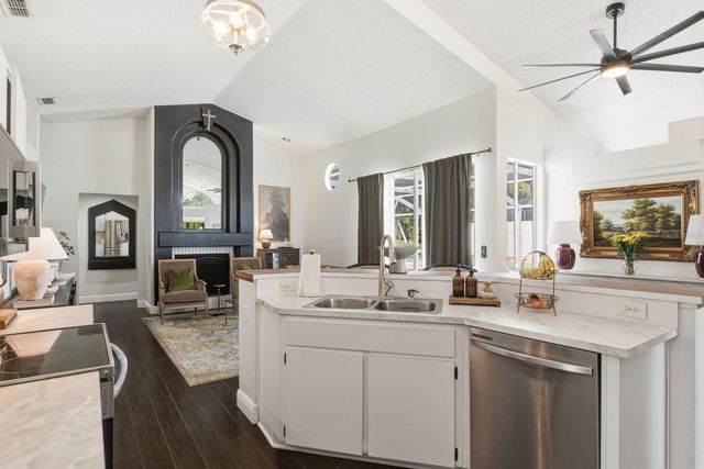 970 VALLEY VIEW CIRCLE, Palm Harbor, FL 34684