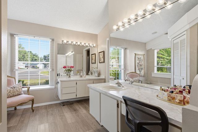 970 VALLEY VIEW CIRCLE, Palm Harbor, FL 34684