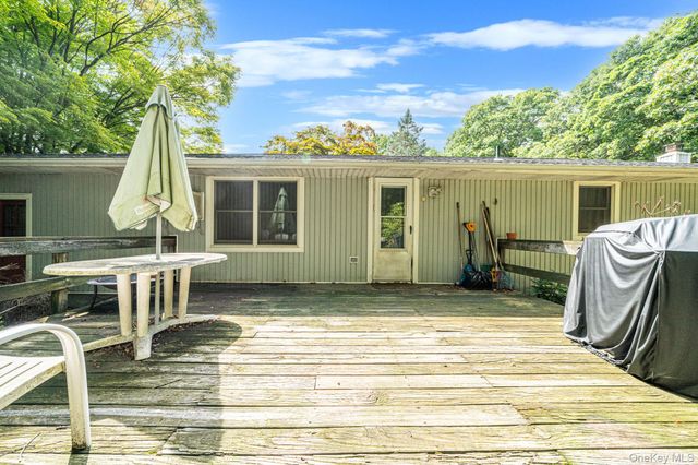 9 Foxcroft Lane, Patchogue, NY 11772