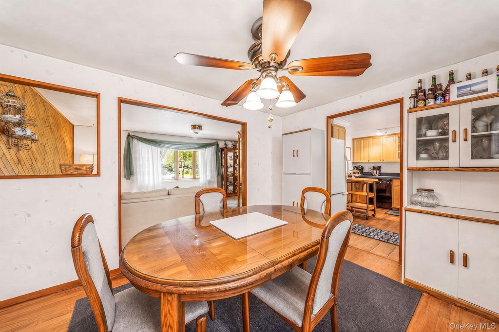 9 Foxcroft Lane, Patchogue, NY 11772 — photo 3